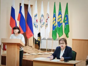 3 февраля 2026 года в актовом зале администрации Спасского муниципального округа состоялось рабочее совещание с муниципальными служащими и руководителями муниципальных учреждений