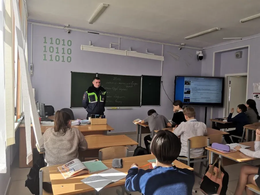 Полицейские провели брифинг, направленный на предупреждение мошеннических действий в отношении граждан