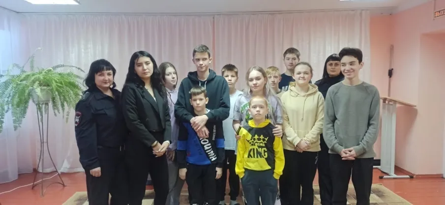 Сотрудники полиции совместно с председателем Общественного совета провели беседу в ГБУ «СРЦН г.о. Воротынский»